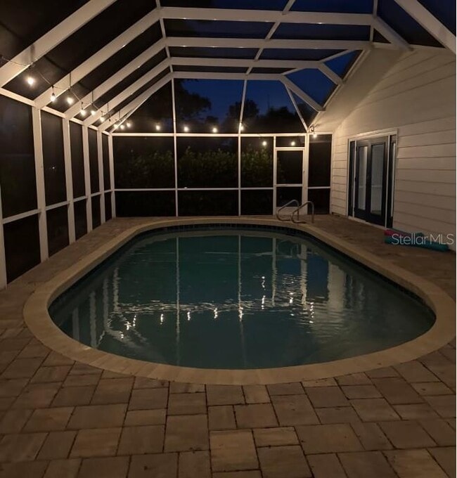 Building Photo - 1833 Pandora Dr