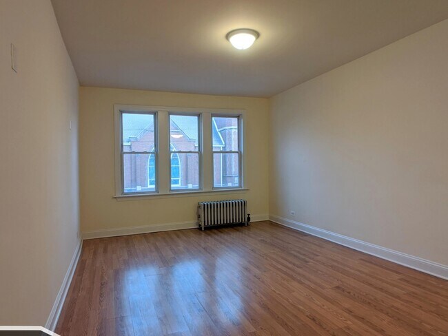 Building Photo - 2600 N Kimball Ave