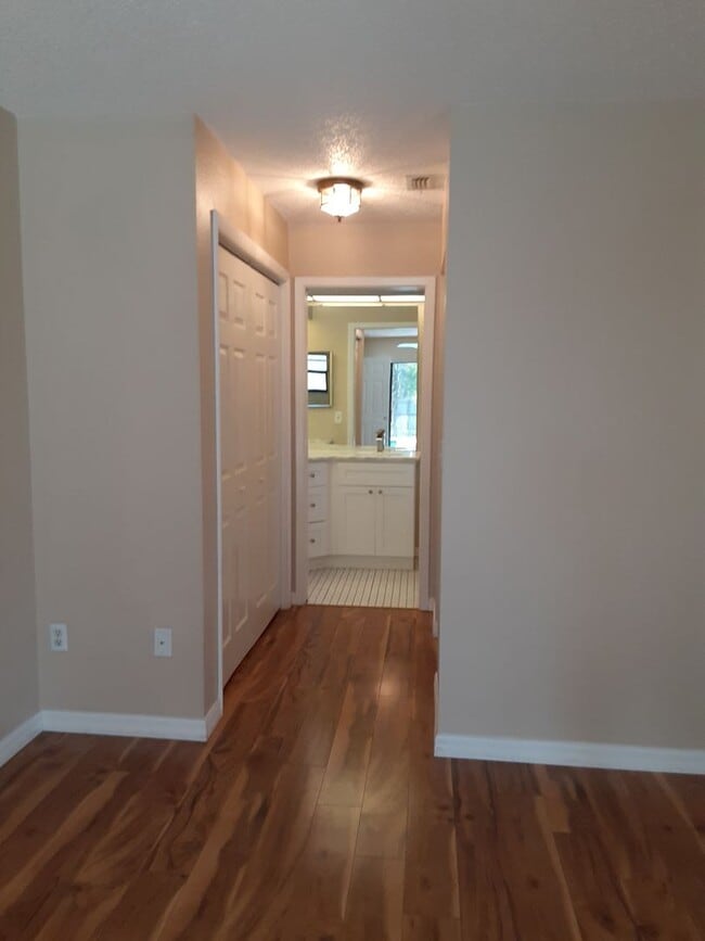 Building Photo - Split Floor Plan POOL HOME