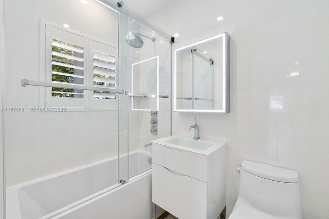 Building Photo - 6517 Castaneda St