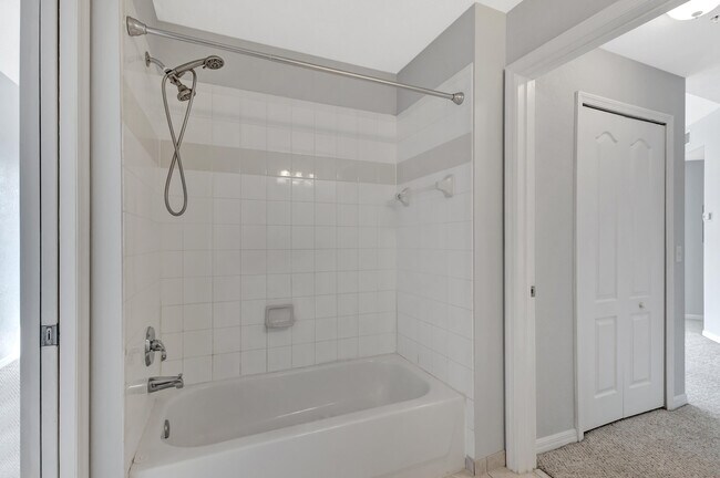 Building Photo - 11020 Legacy Dr