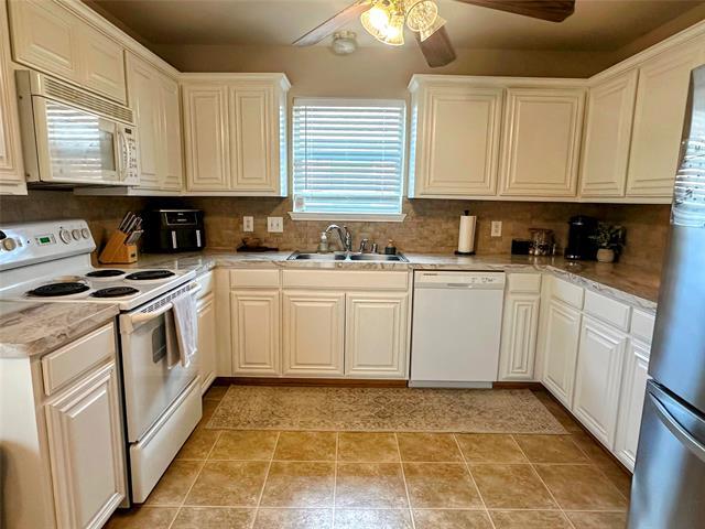 Building Photo - 913 Tourmalin Dr