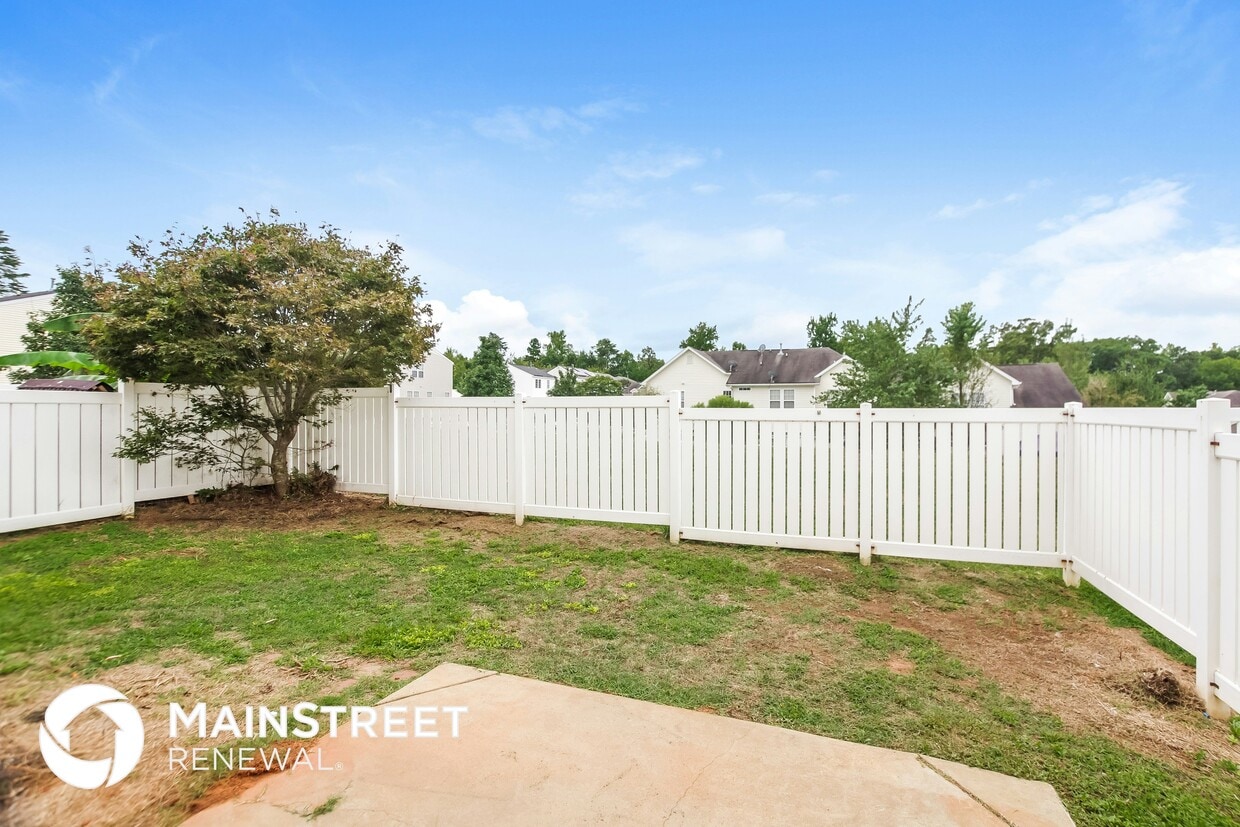 Building Photo - 8412 Spirea Ct
