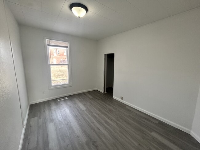 Building Photo - 924 Murphy Ave