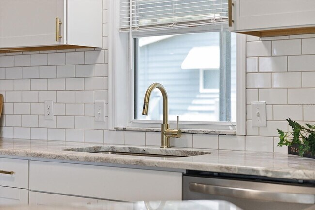 Building Photo - 1613 Cherry Hill Rd