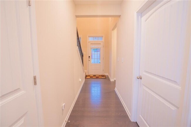 Building Photo - 2420 Boxwalking Ct