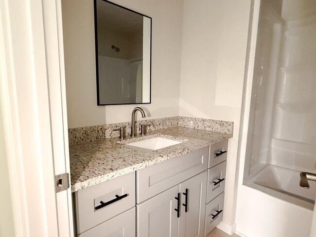 Building Photo - 229 Cothran Rd