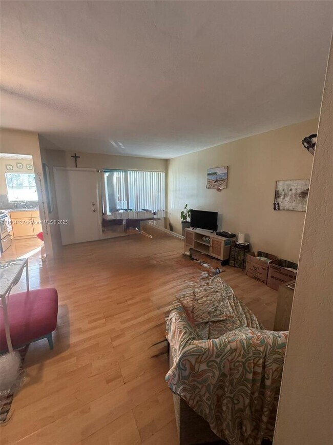 Building Photo - 270 Layne Blvd