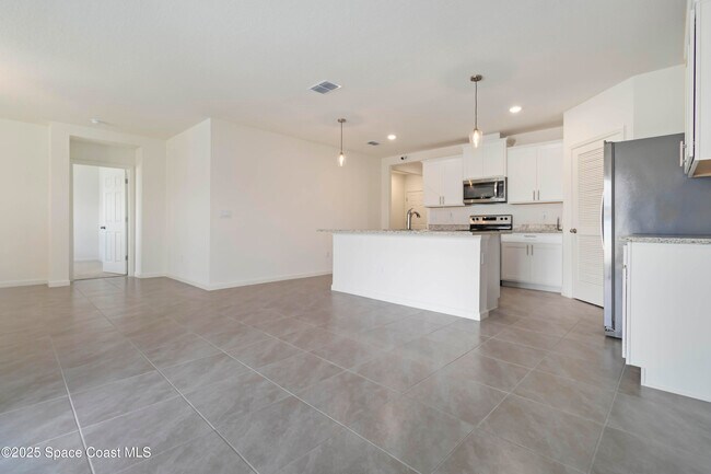 Building Photo - 7144 Topaz Dr