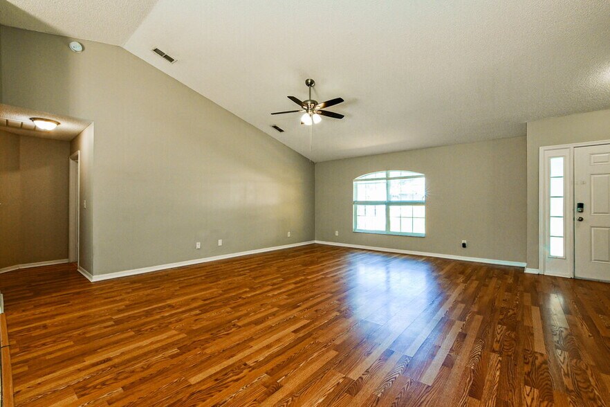 Building Photo - 1320 Rain Forest Ln