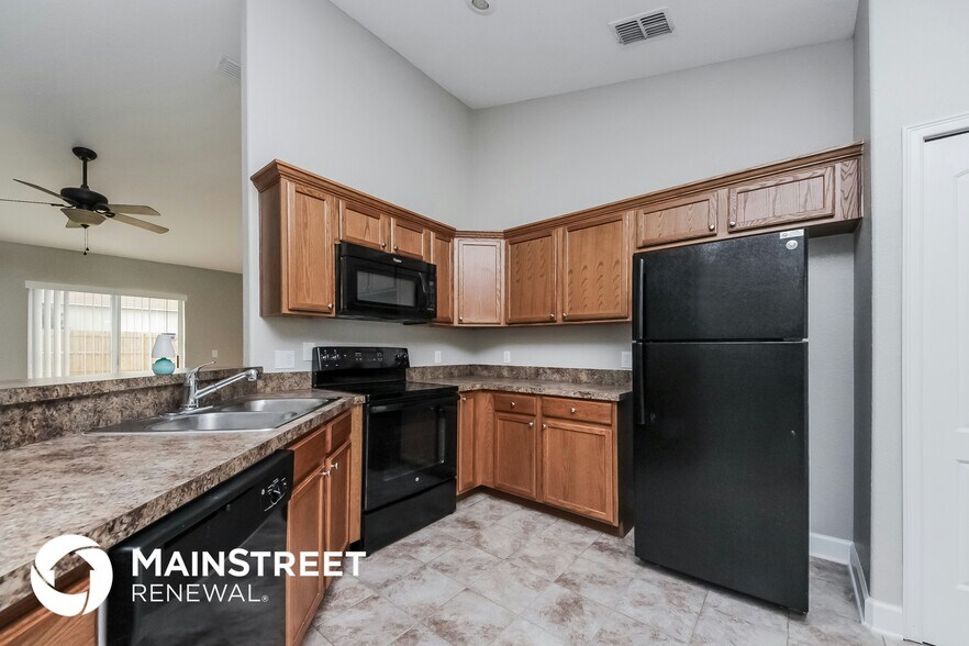 Building Photo - 1705 Pebble Beach St