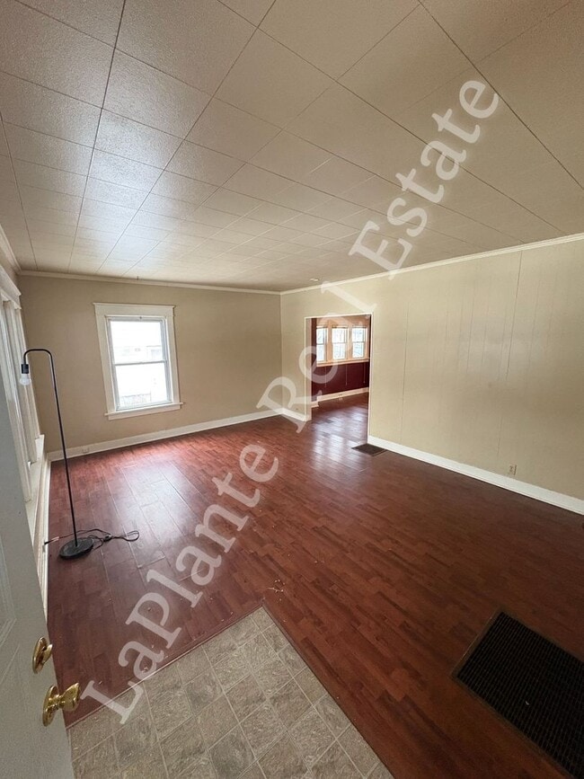 Building Photo - Charming 3-Bedroom Home in Central Toledo – Spacious Layout & Convenient Location