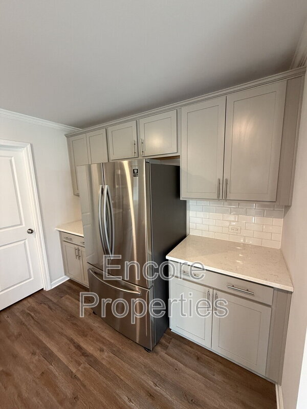 Building Photo - 208 Abercorn Way