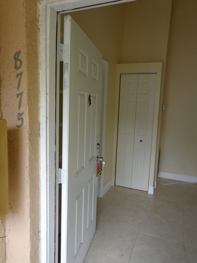 Primary Photo - Charming condo features 2 bedrooms and 1 b...