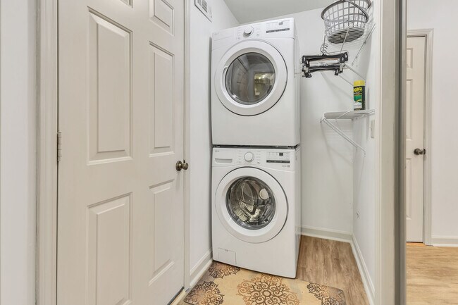 Building Photo - 224 Glenstone Cir