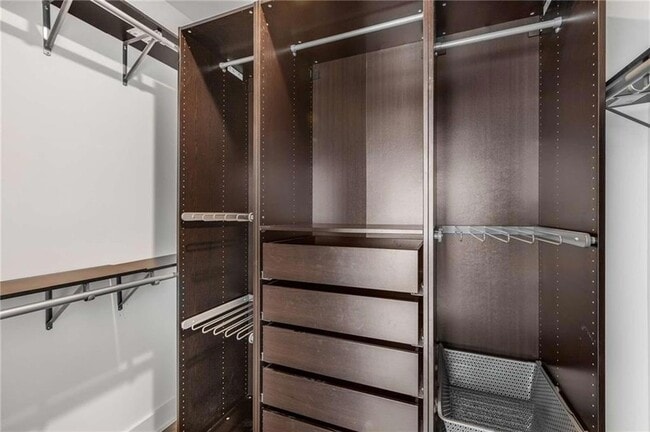 Building Photo - 1225 Chelsea Cir NW