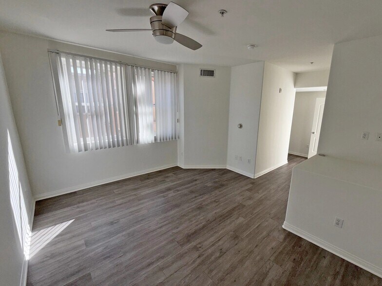 Building Photo - 4638 Sepulveda Blvd