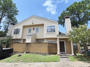 Building Photo - 7900 Bissonnet St
