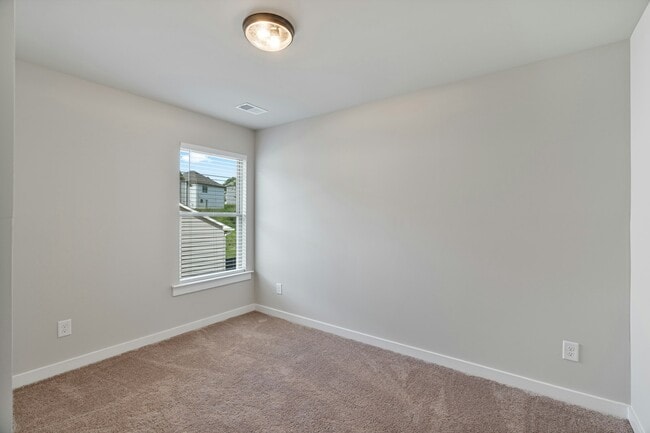 Building Photo - 1420 Brookhaven Dr