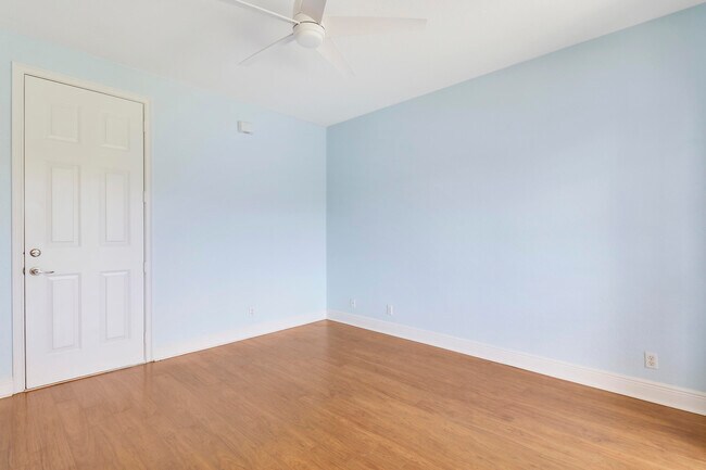 Building Photo - 4581 Artesa Way S