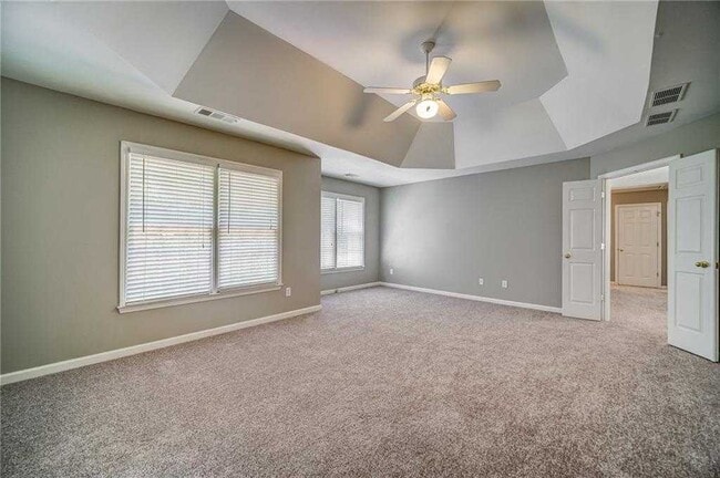 Building Photo - 716 Parkside Dr