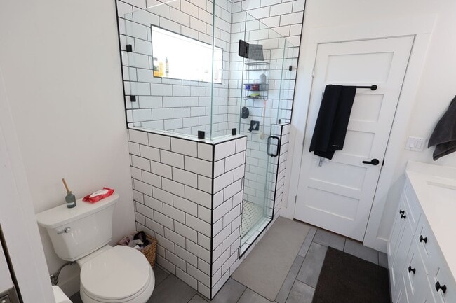 Building Photo - Newly Built Duplex!