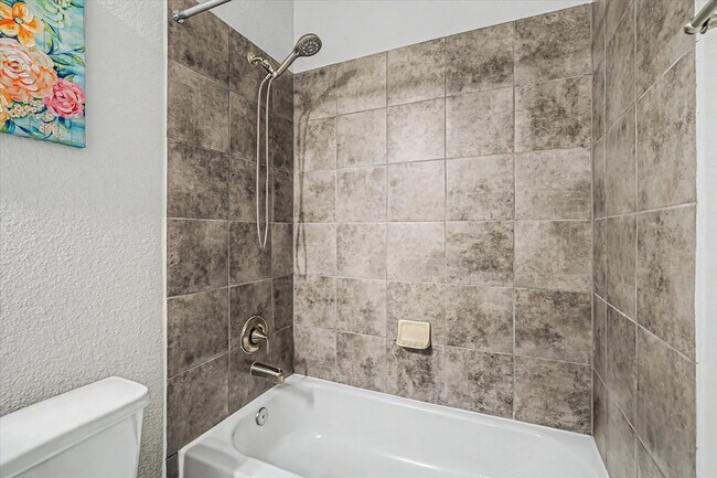 Building Photo - 16534 Twinwalker Drive
