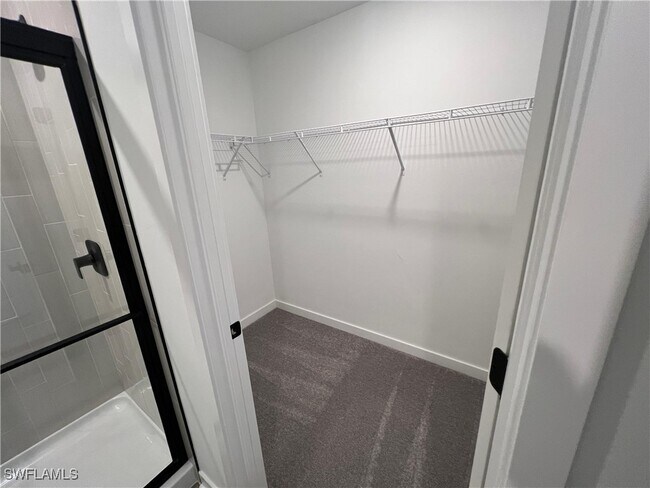 Building Photo - 868 Winwood Cir