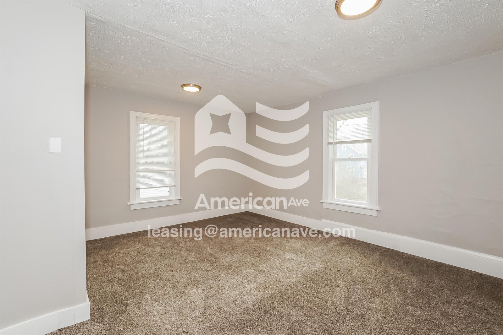 Building Photo - 902 Bye St