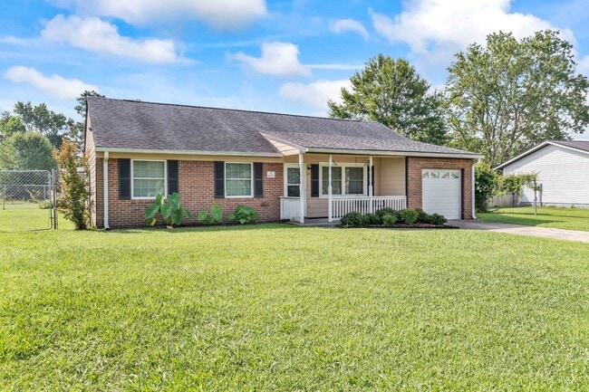 Building Photo - Charming 3BR with Fenced Yard