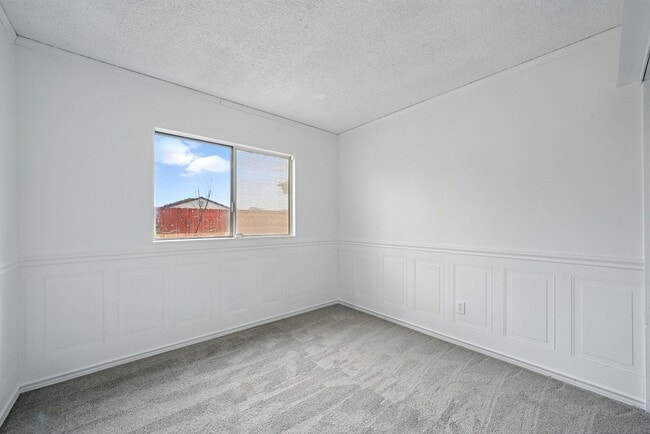 Building Photo - 1562 Arequipa St