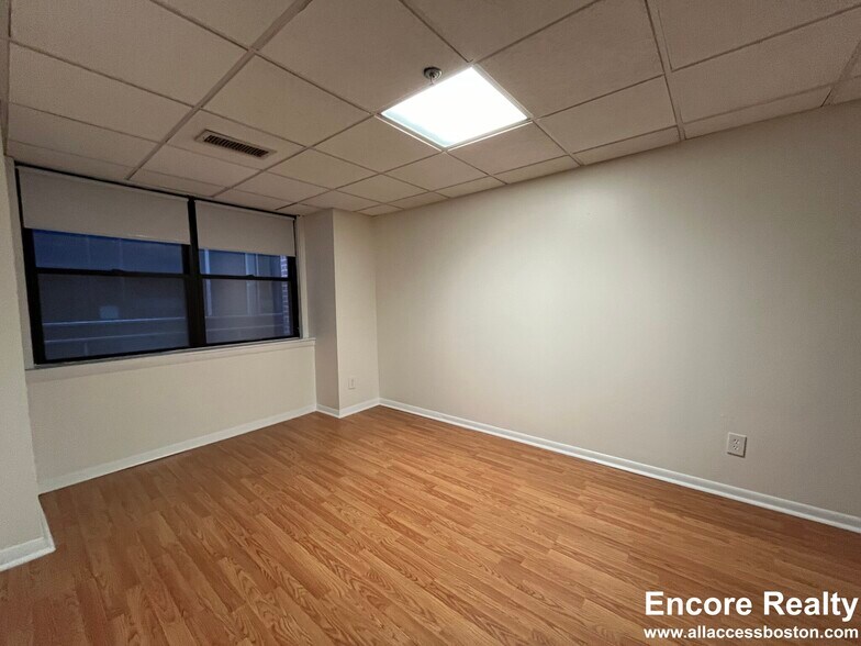 Building Photo - 62 Boylston St