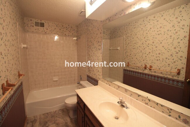 Building Photo - Bedrooms on the Main Level w/ Finished Wal...