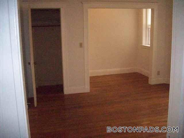 Building Photo - 137 Park Dr