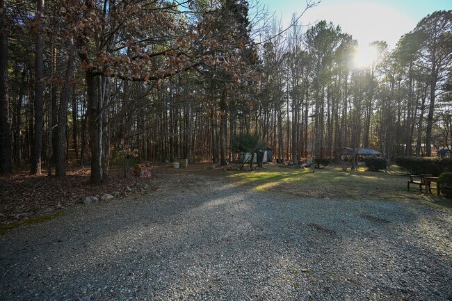 Building Photo - Stunning 3BR / 3BA Home on 2.48 Acres – Hillsborough, NC