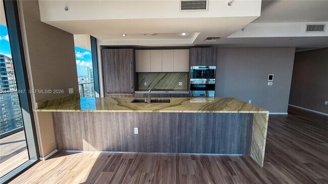 Building Photo - 801 S Miami Ave