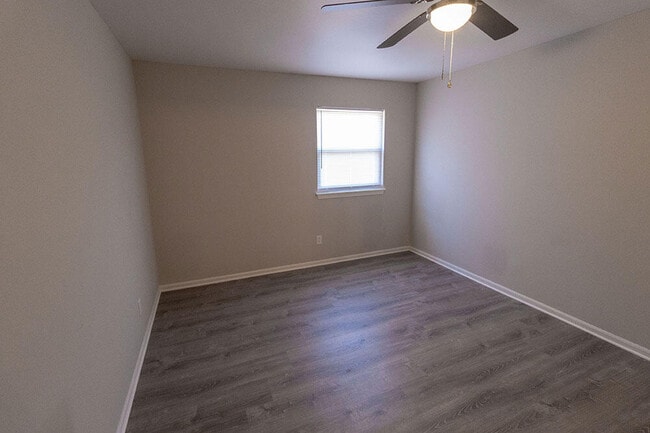 Building Photo - 7216 N Moberly Dr