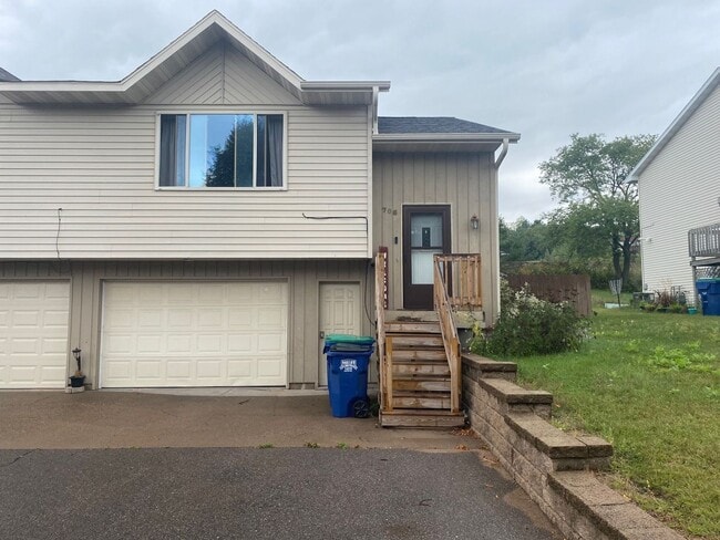 Building Photo - 704-706 N 16th Ave