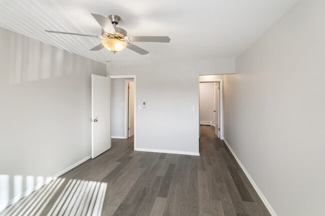 Building Photo - 711 S Milwaukee Ave