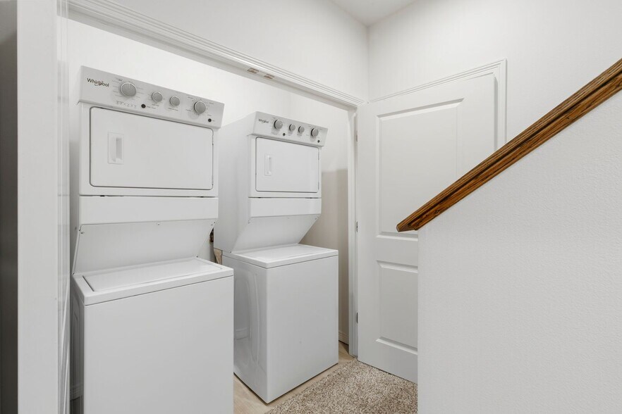 Building Photo - Brand New 6 Bed, 6.5 Bath, 3 Story Townhomes w/ Bonus Room & Balcony!