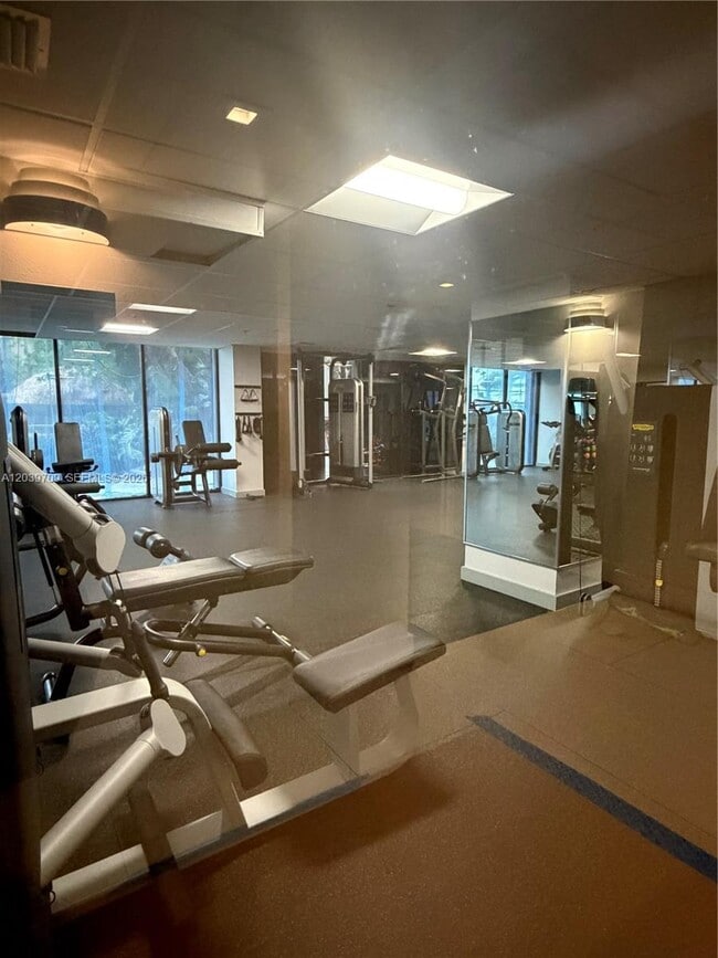 Building Photo - 540 Brickell Key Dr