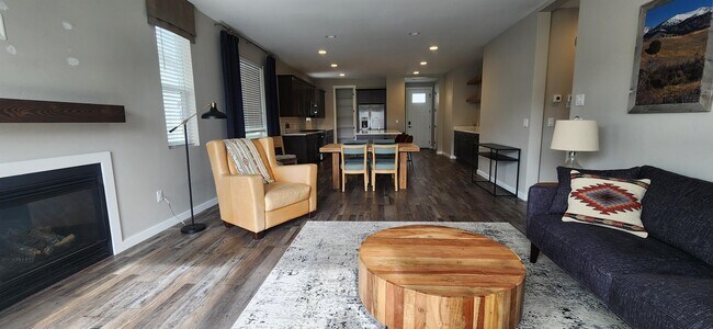 Building Photo - 1513 Zephyr Way