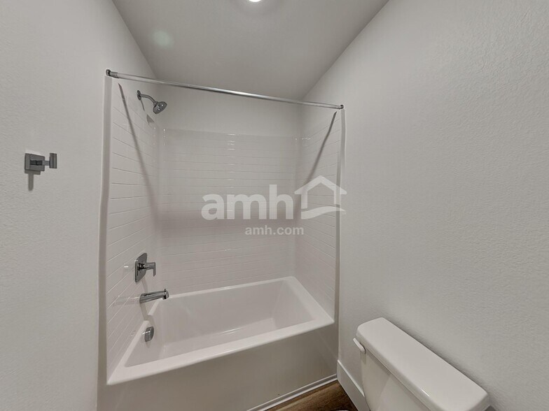 Building Photo - 5808 Fly Fisher St