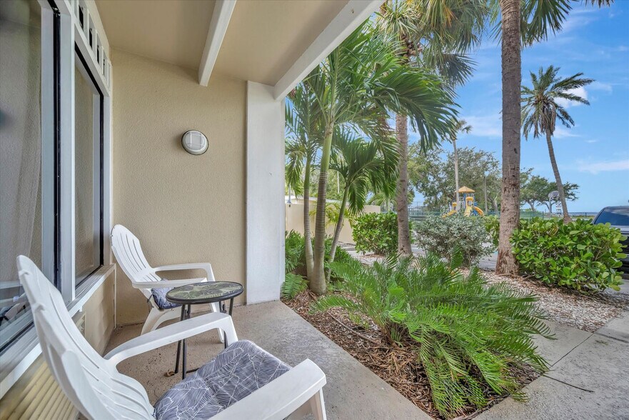 Building Photo - 611 Destiny Dr