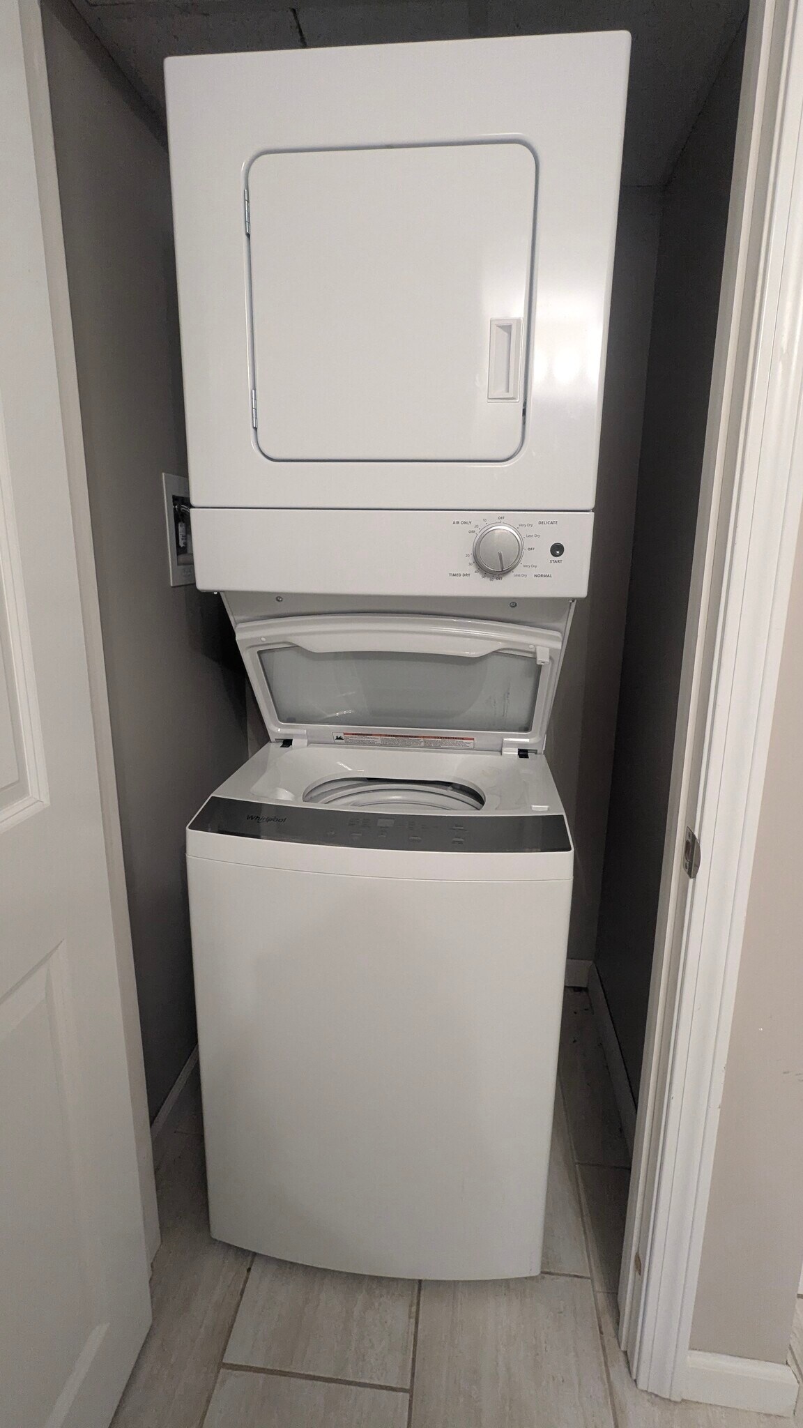 Building Photo - 17 Columbus Rd