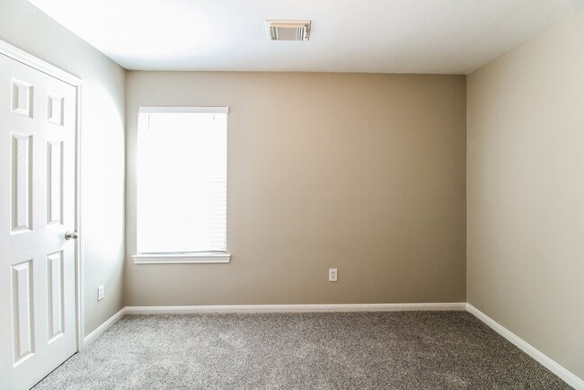 Building Photo - 4935 N Cancun Dr