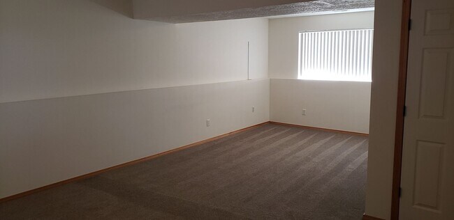 Building Photo - Charming Split-Level 3bed 2 bath Home in Medical Lake with Spacious Layout & Natural Light - Comi...