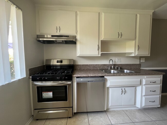 Building Photo - 5430 Corteen Pl