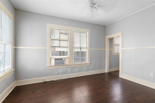 Building Photo - 714 44th St