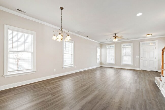 Building Photo - Charming and Move-In Ready 3BR Home | Prim...